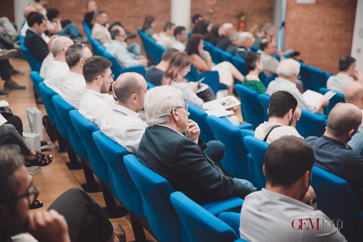 Il pubblico partecipa con dedizione al Meeting IGI Alumni tenutosi a Marcianise nel 2018