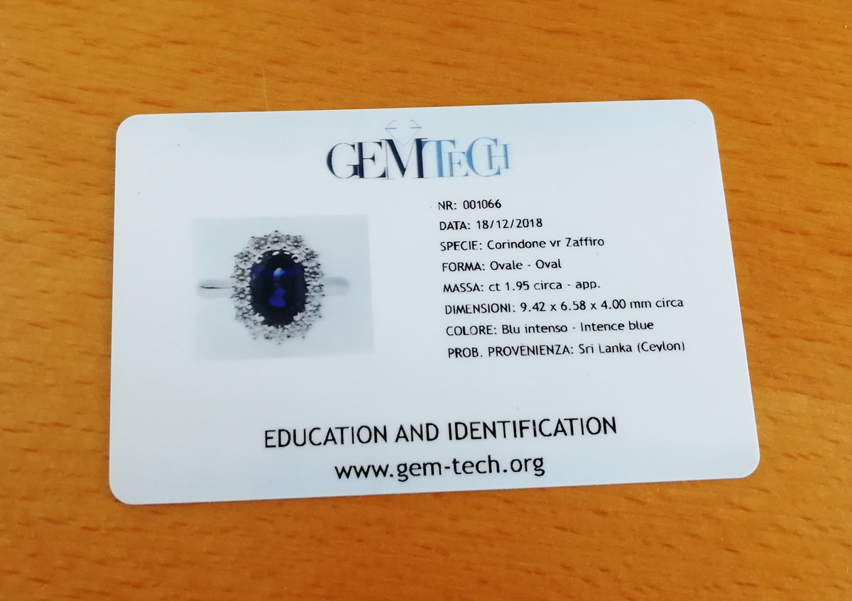 Sulla card plastificata Gemtech sono riportati i dati della certificazione gemmologica della tua pietra preziosa